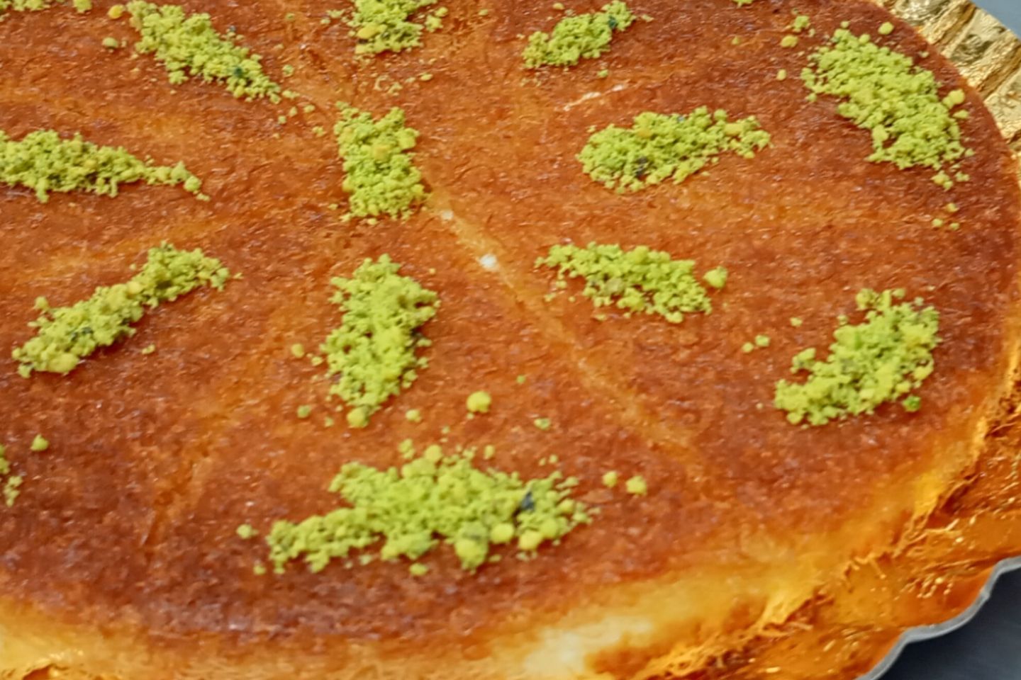 كنافة جبن سائل مع قشطة - حجم عائلي