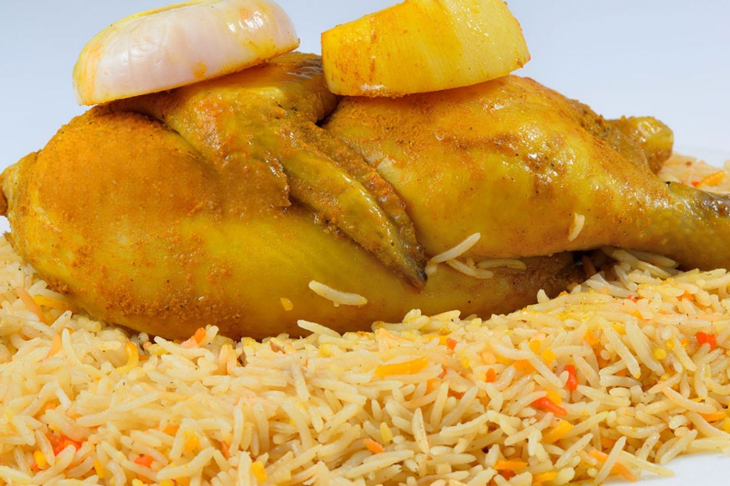 دجاج مندي مع ارز مثلوثه - نص حبة دجاج