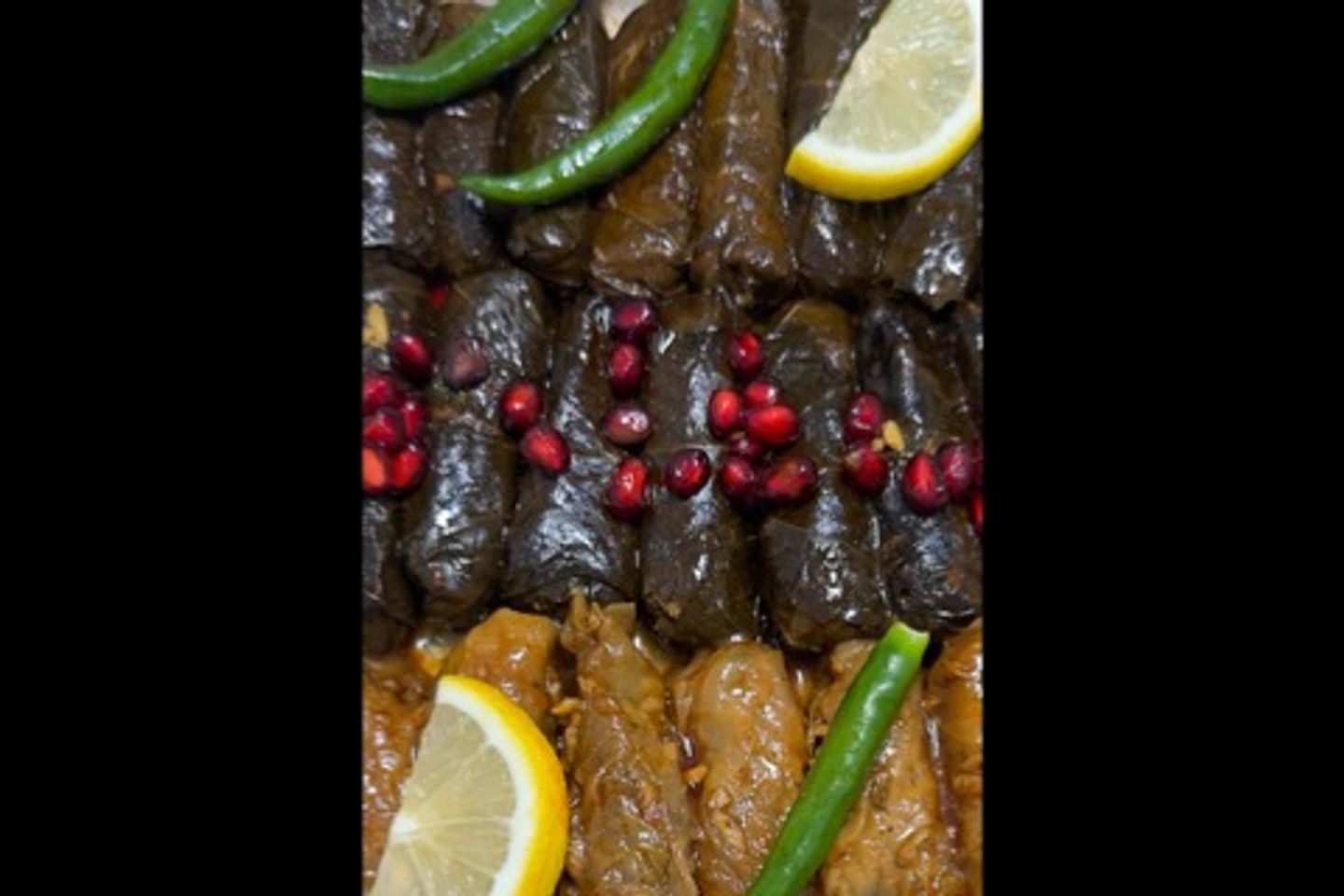 ورق عنب وملفوف - ١٥حبة من ورق العنب وملفوف و٥حبات محاشي