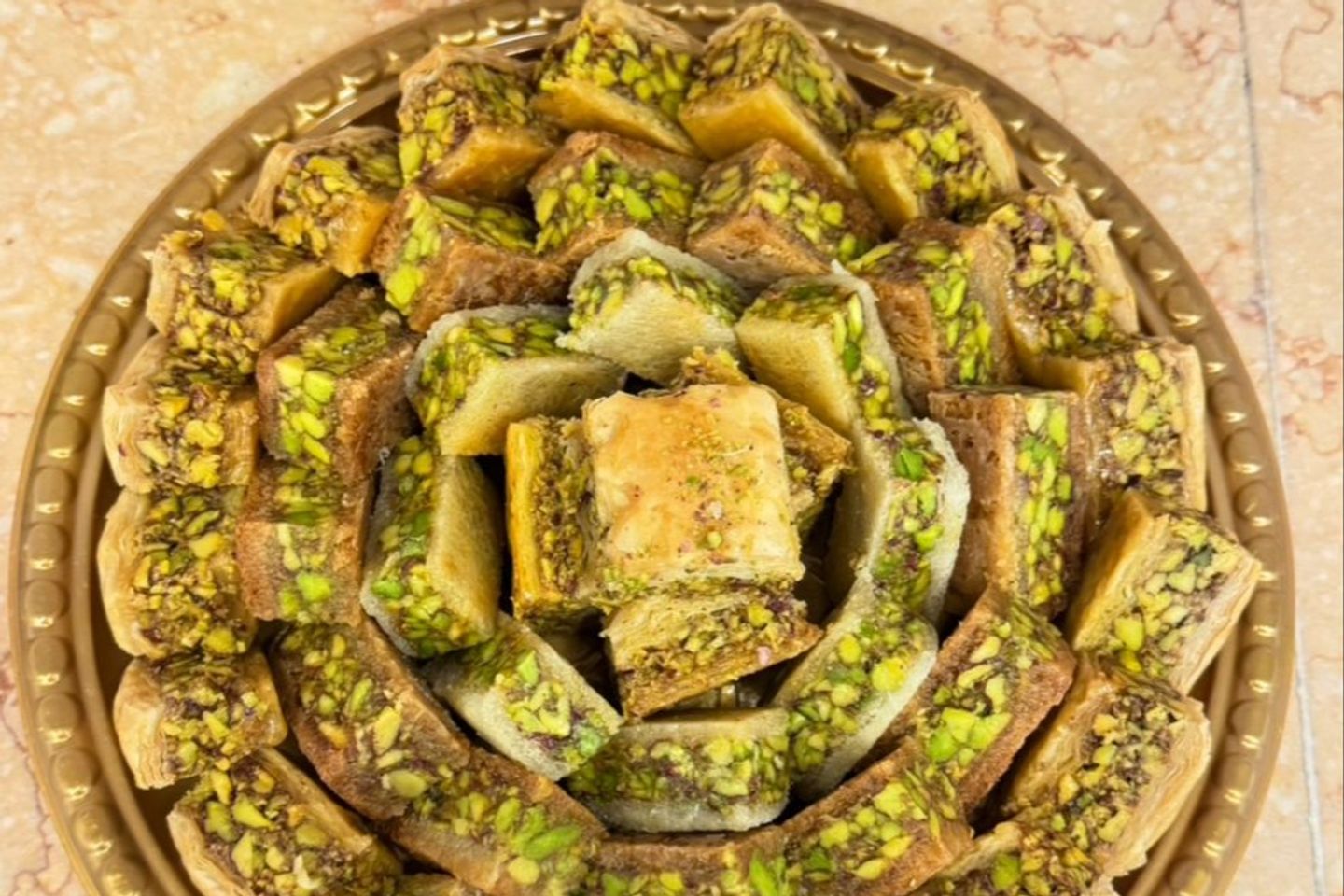 بقلاوة فستق مشكل  - كيلو