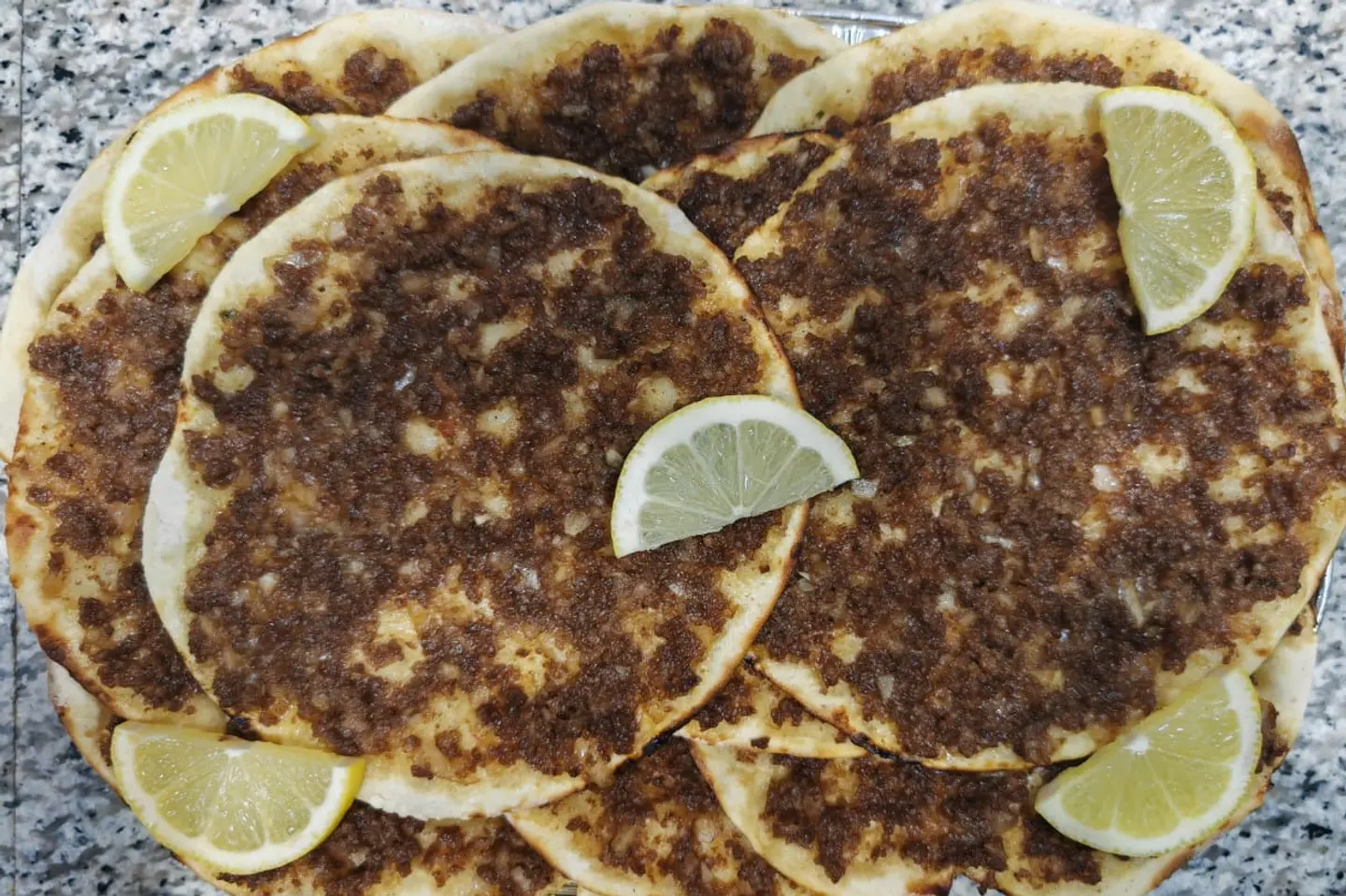 لحم بعجين و دبس الرمان - نفر