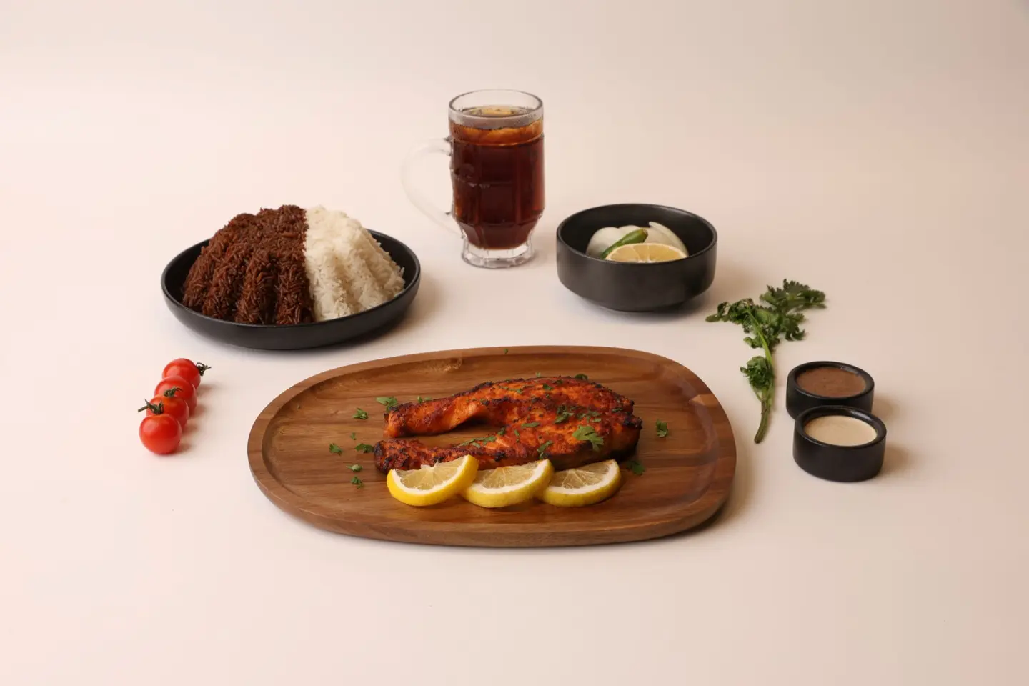 وجبة سمك السالمون مشوي - مشوي