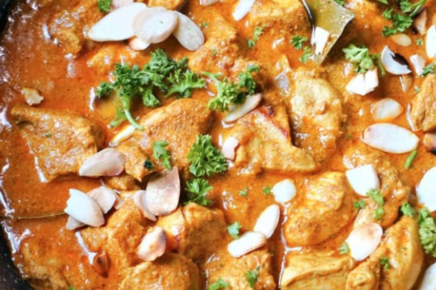 دجاج بادام كورما - لشخص واحد