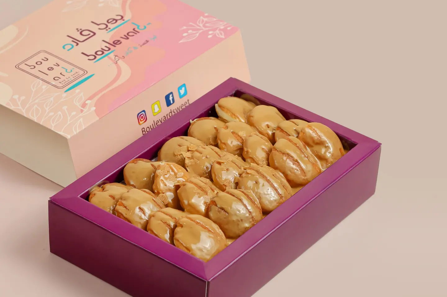 بان كيك لوتس - وسط