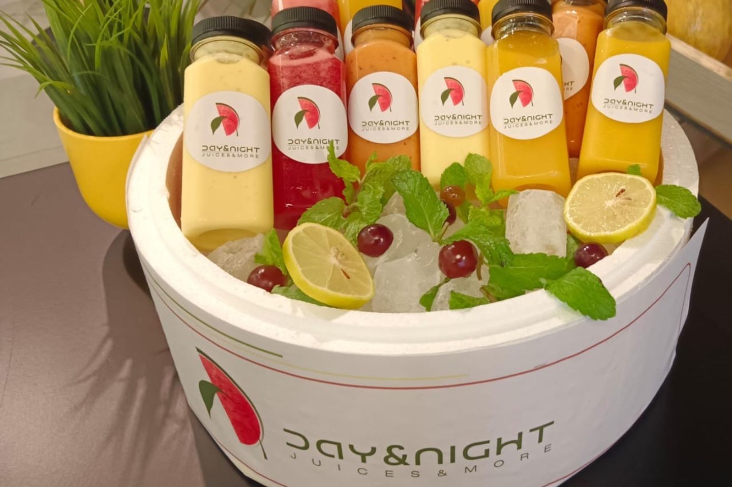 Gatherings Cork Juices - 12 Pieces