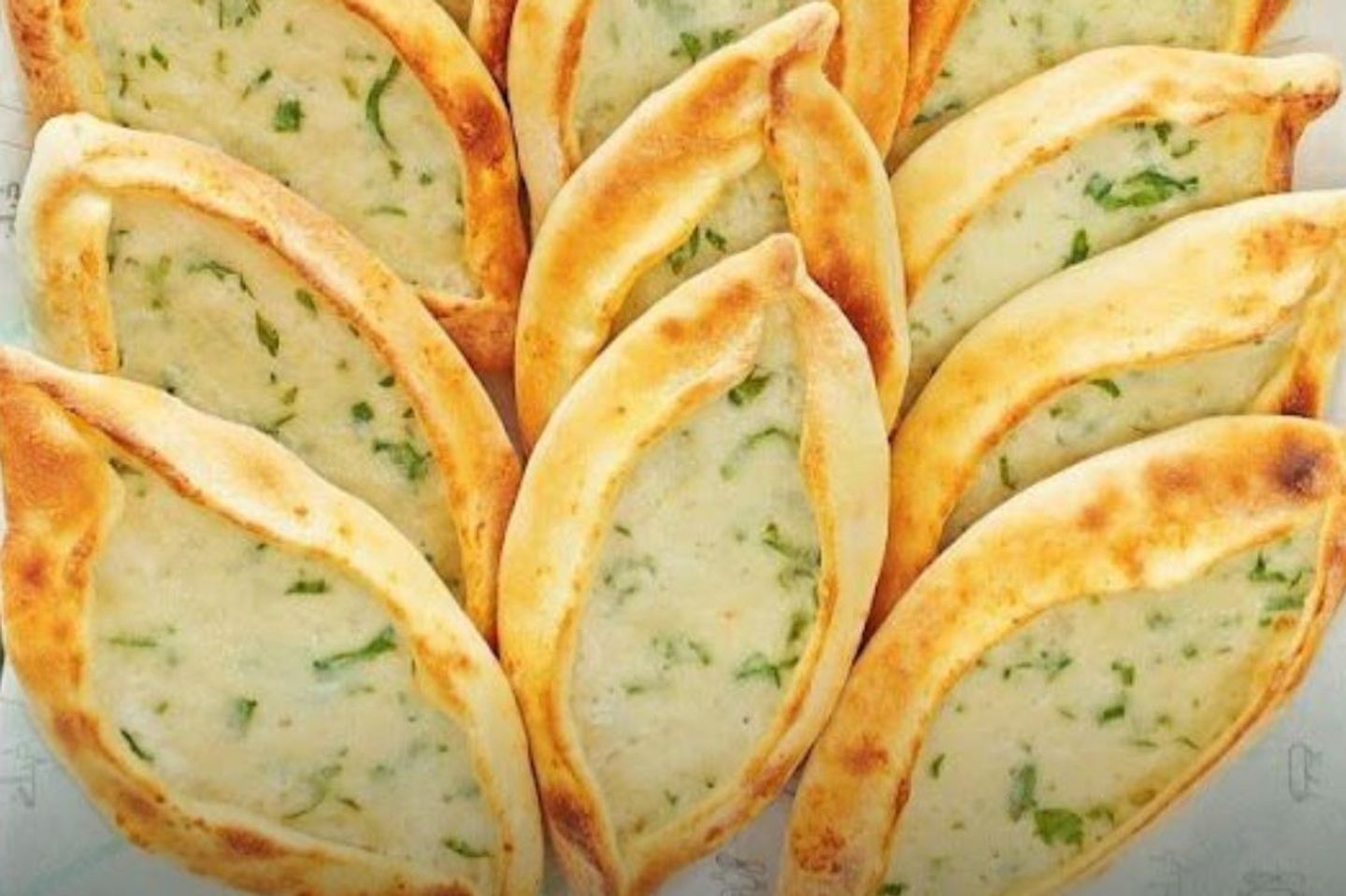 فطائر جبن عكاوي - نصف كيلو
