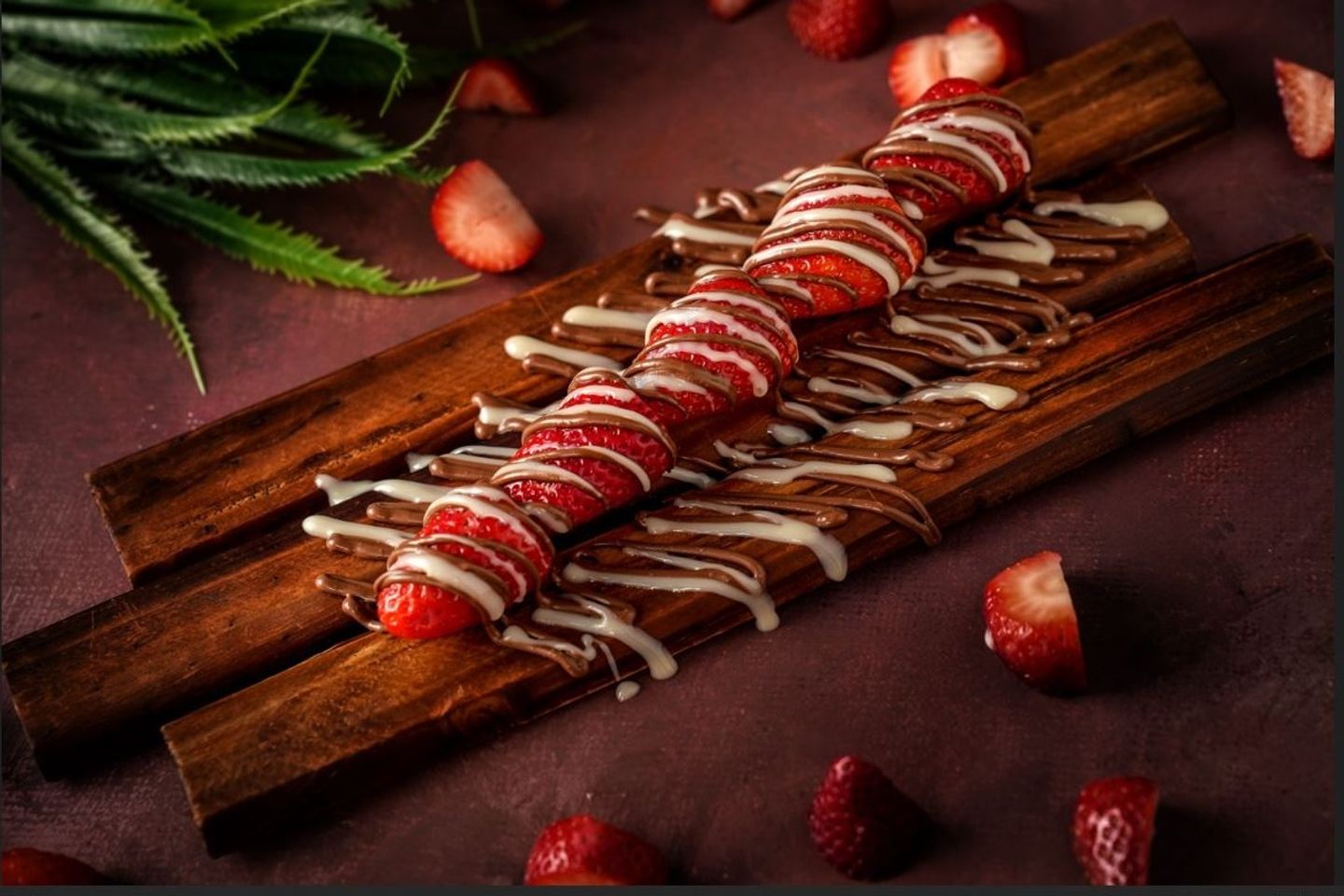 Strawberry Box - Medium