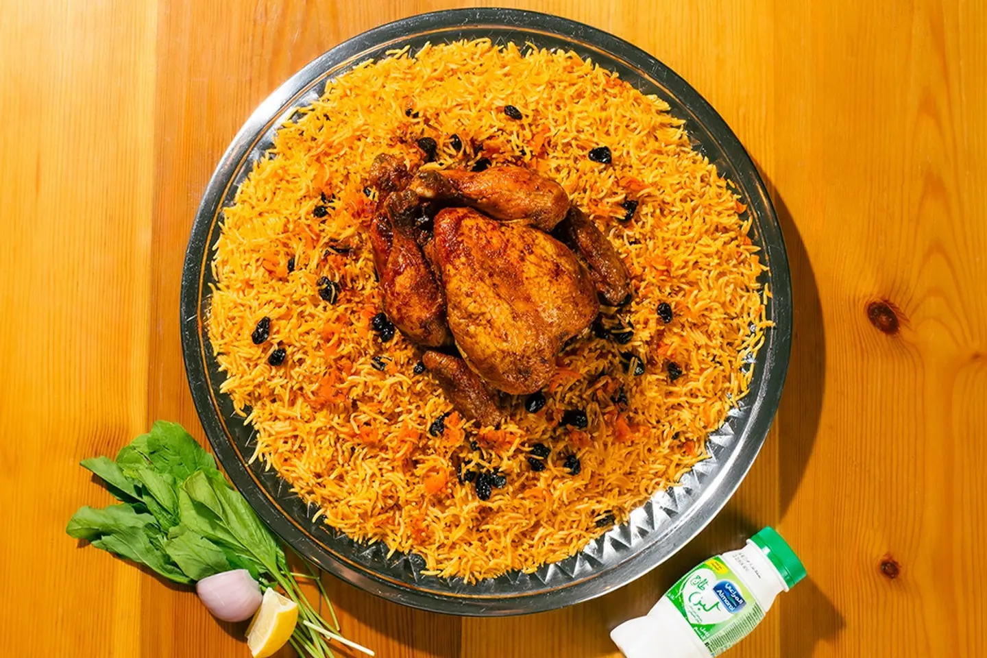 دجاج شواية مع الرز البخاري - دجاجة كاملة