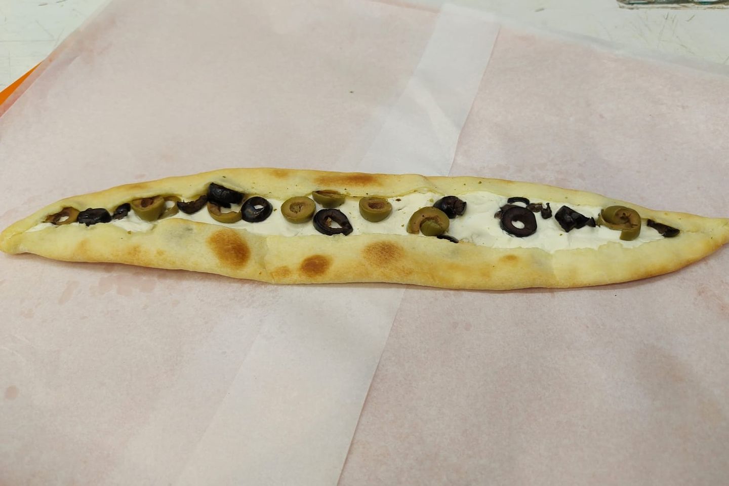 فطيرة لبنة مع زيتون - صغير