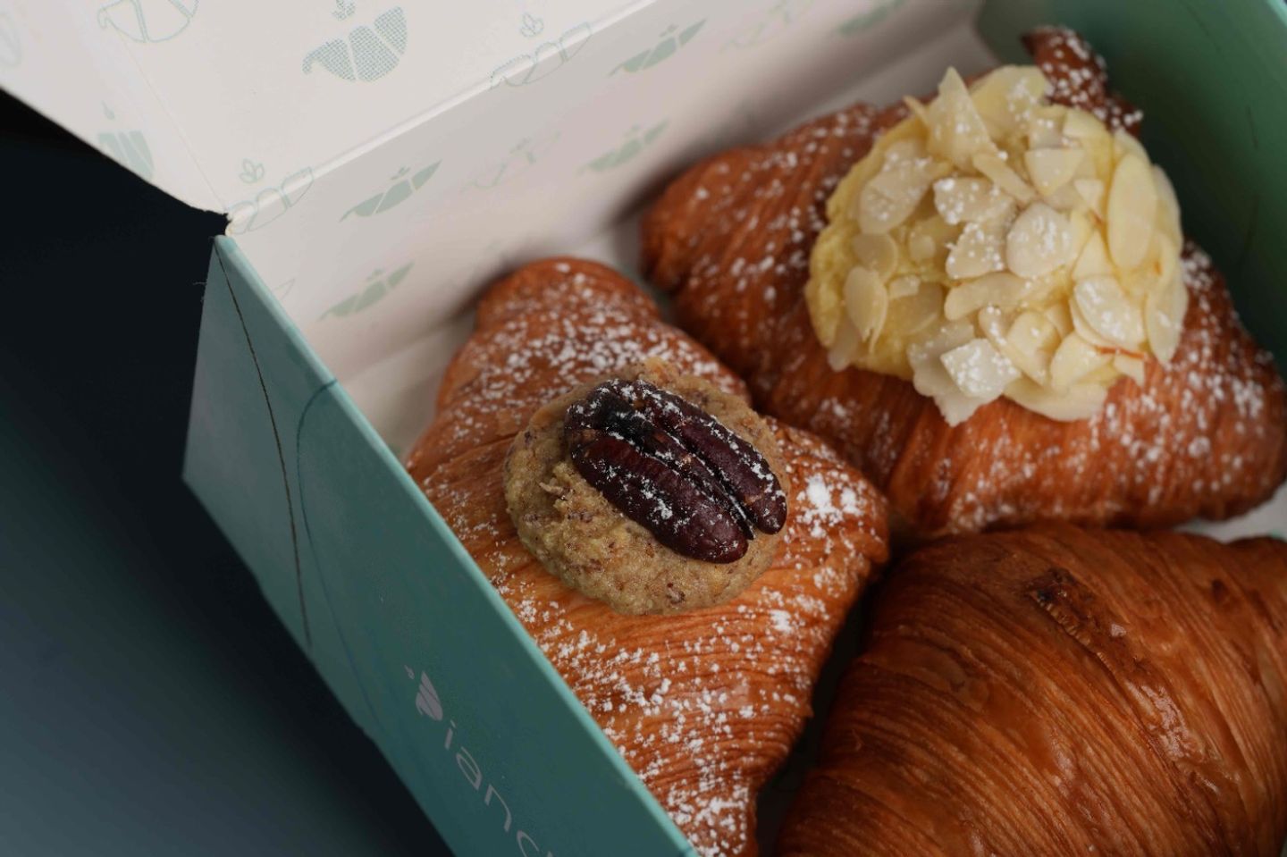 Bakeries Box - 4 Pieces