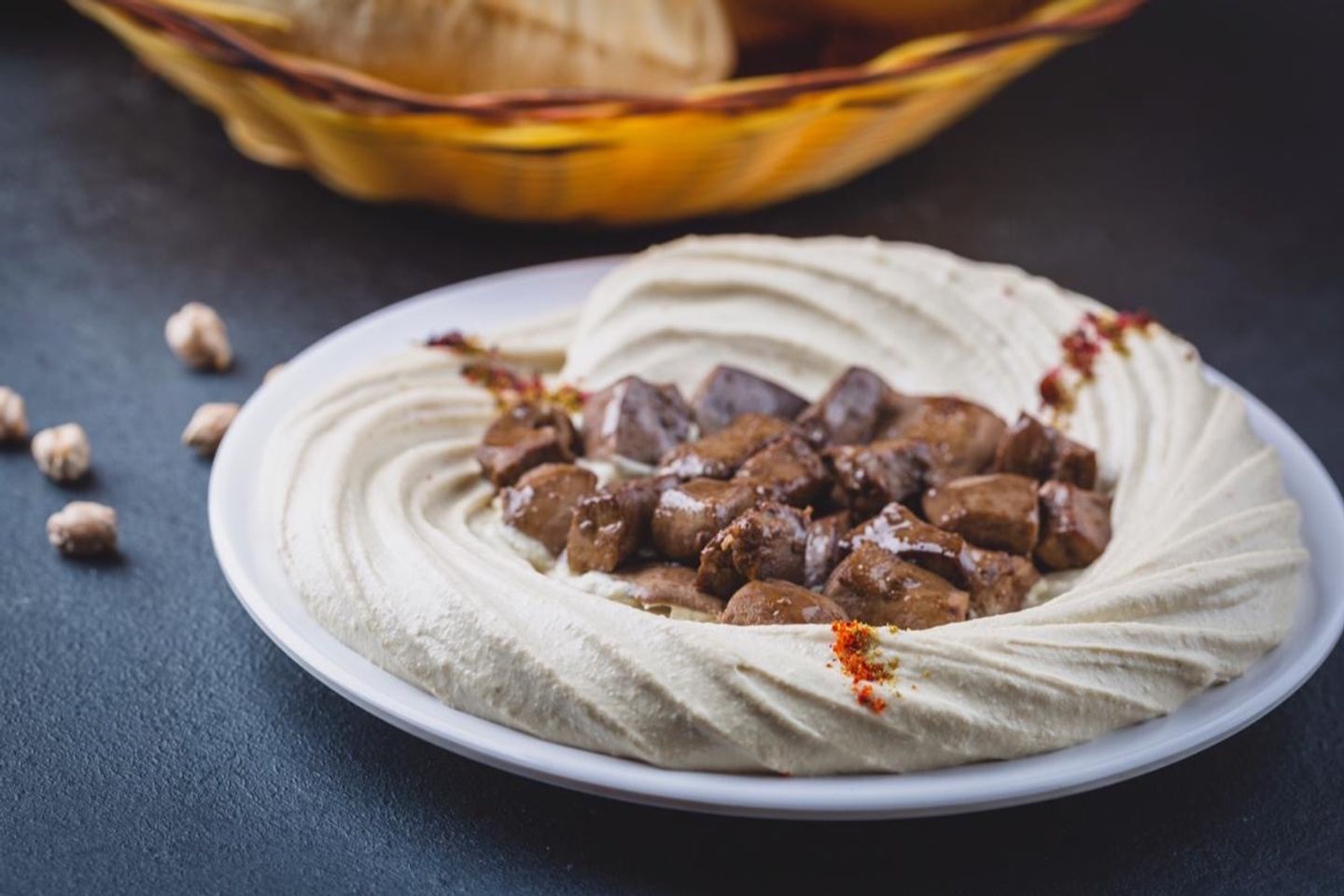 حمص بالكبدة - وسط