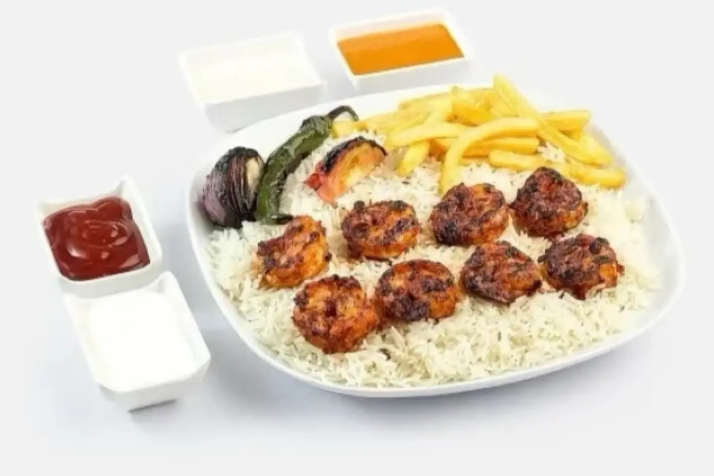 صحن نفر اثنين اسياخ جمبري مع الرز والبطاطس والسلطات - نفر