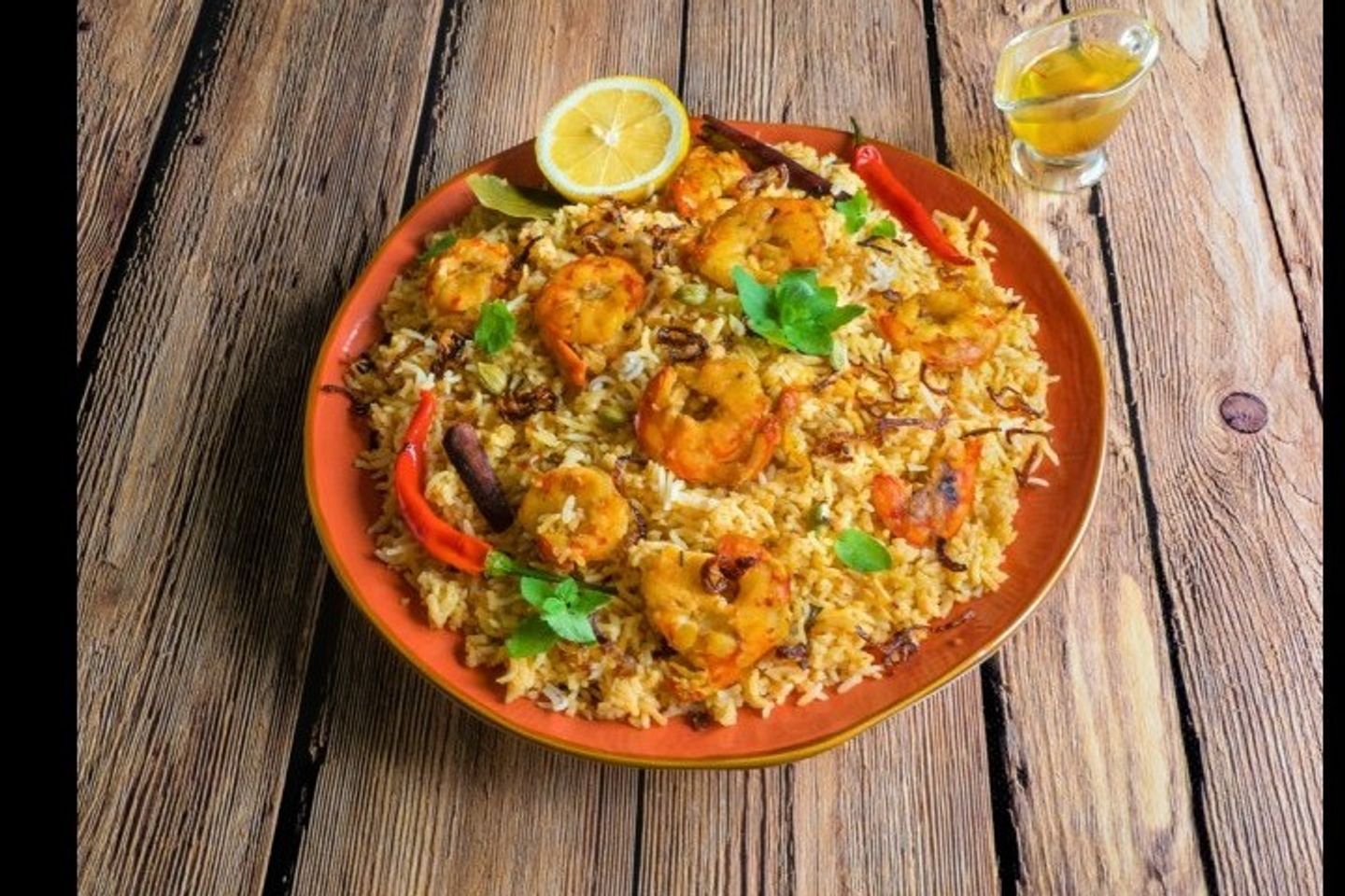 صحن ارز بالجمبري - وسط