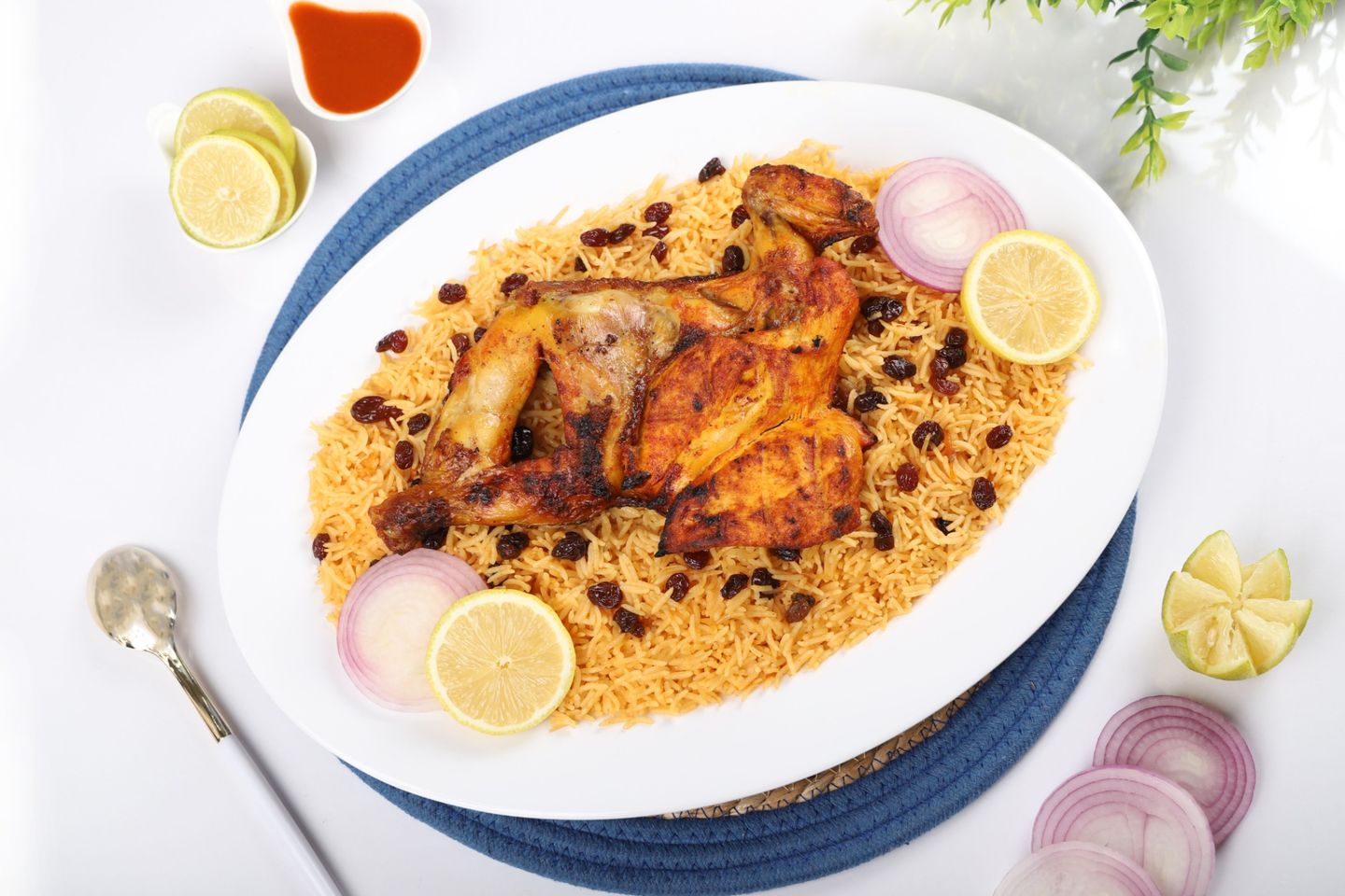 دجاج على الفحم مع الأرز - نص حبة دجاج