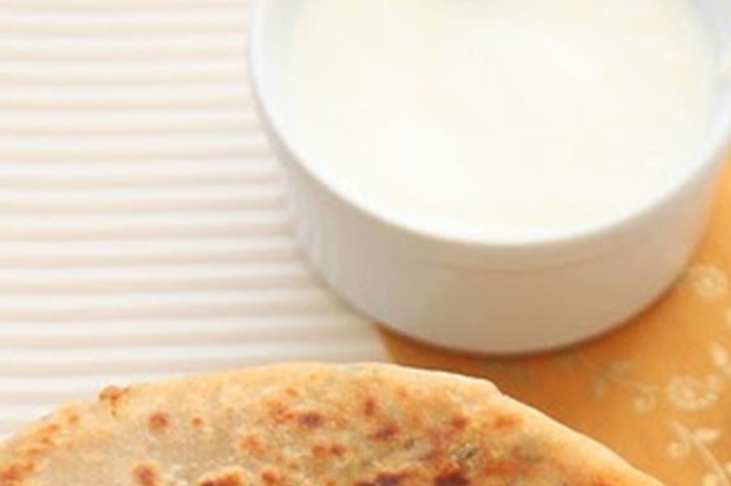 ألو باراتا بالزبادي - ٢ براثا مع الزبادي