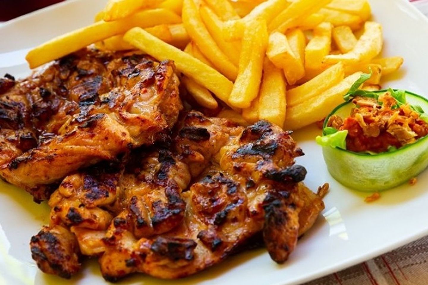 دجاج ع الفحم تكا ساده بدون رز - دجاج ع الفحم تكا ساده بدون رز-نص حبه دجاج
