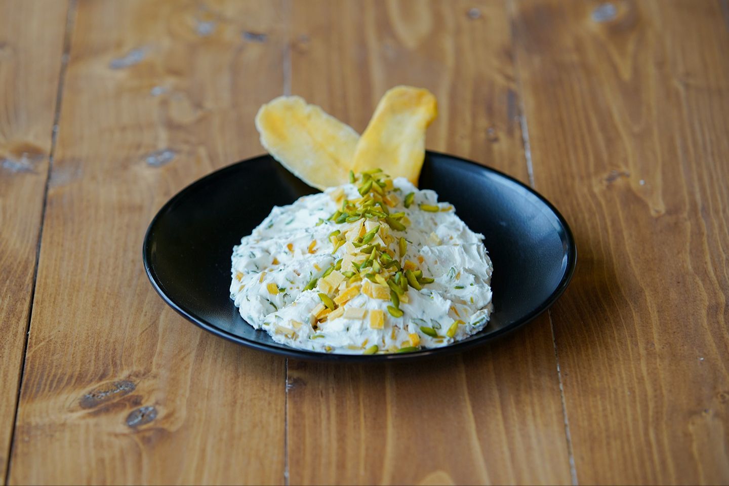 Labneh With Mango And Pistachios - 250 Gram