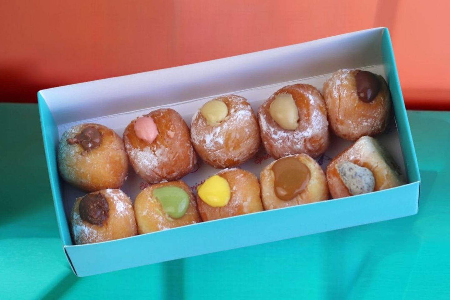 Box Donut - Box Donut 64 Pieces