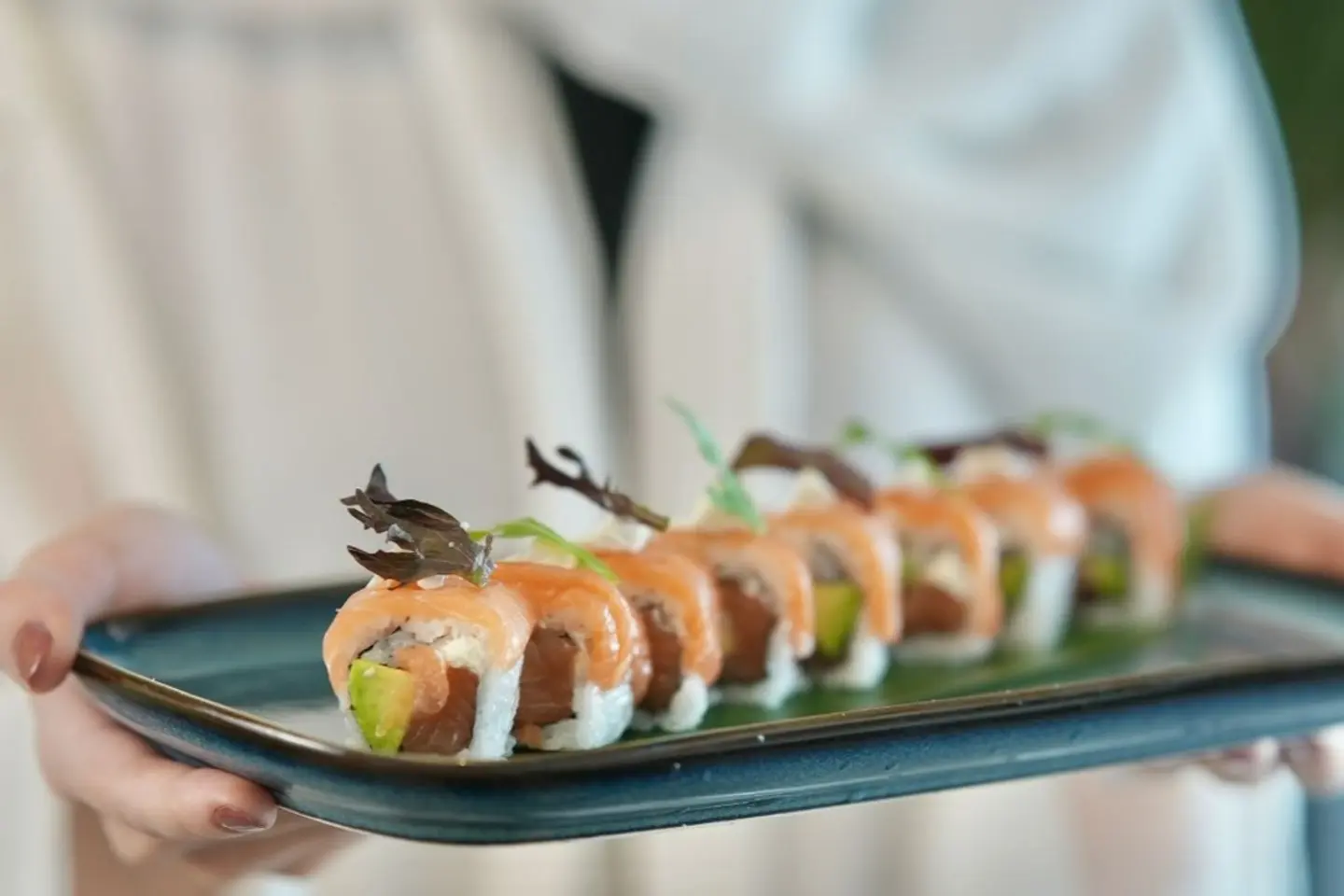 Salmon Roll With Cheese - Four Pieces
