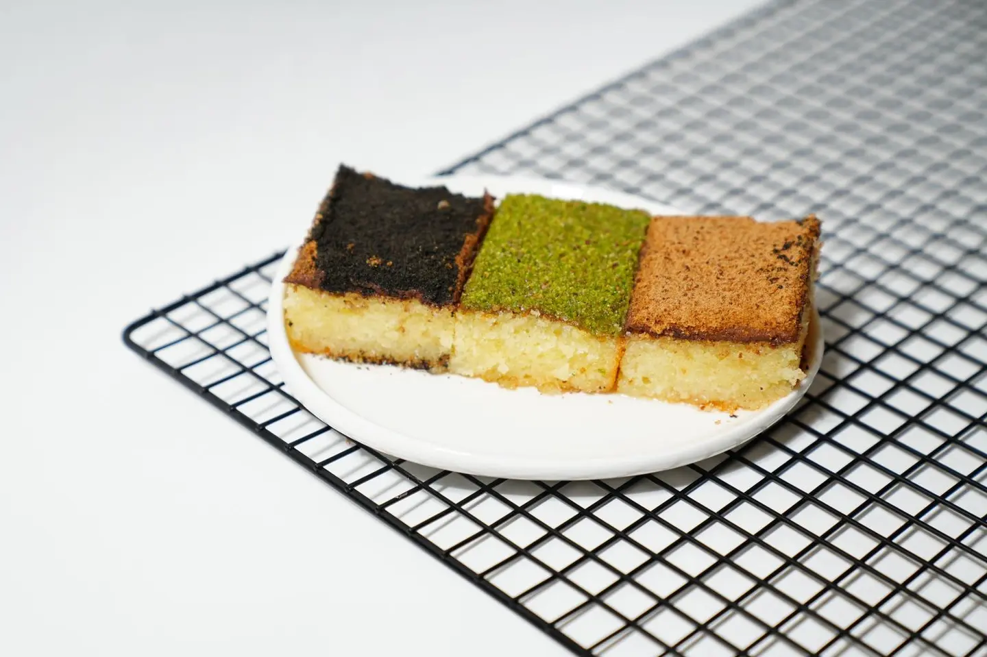 Mixed Basbousa - 250 Gm