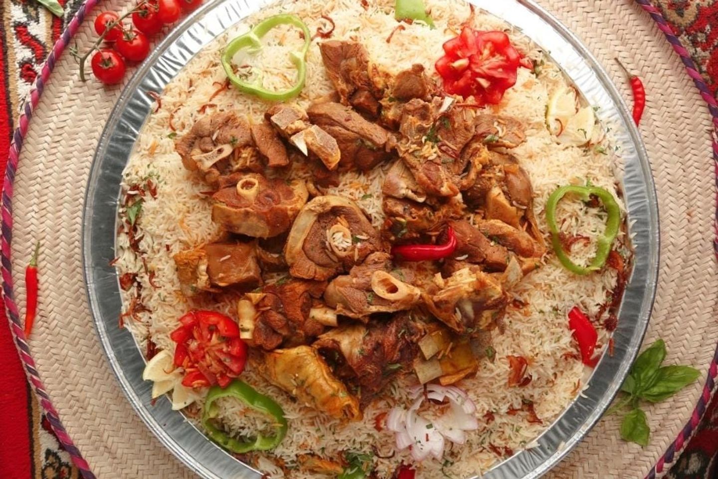 مثلوثة لحم - وسط