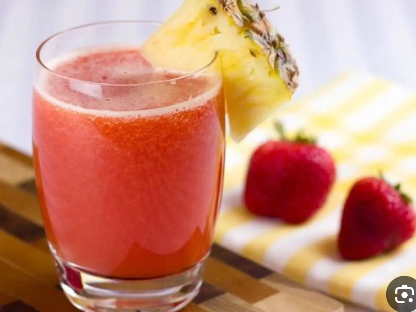 Pineapple With Strawberry - Small