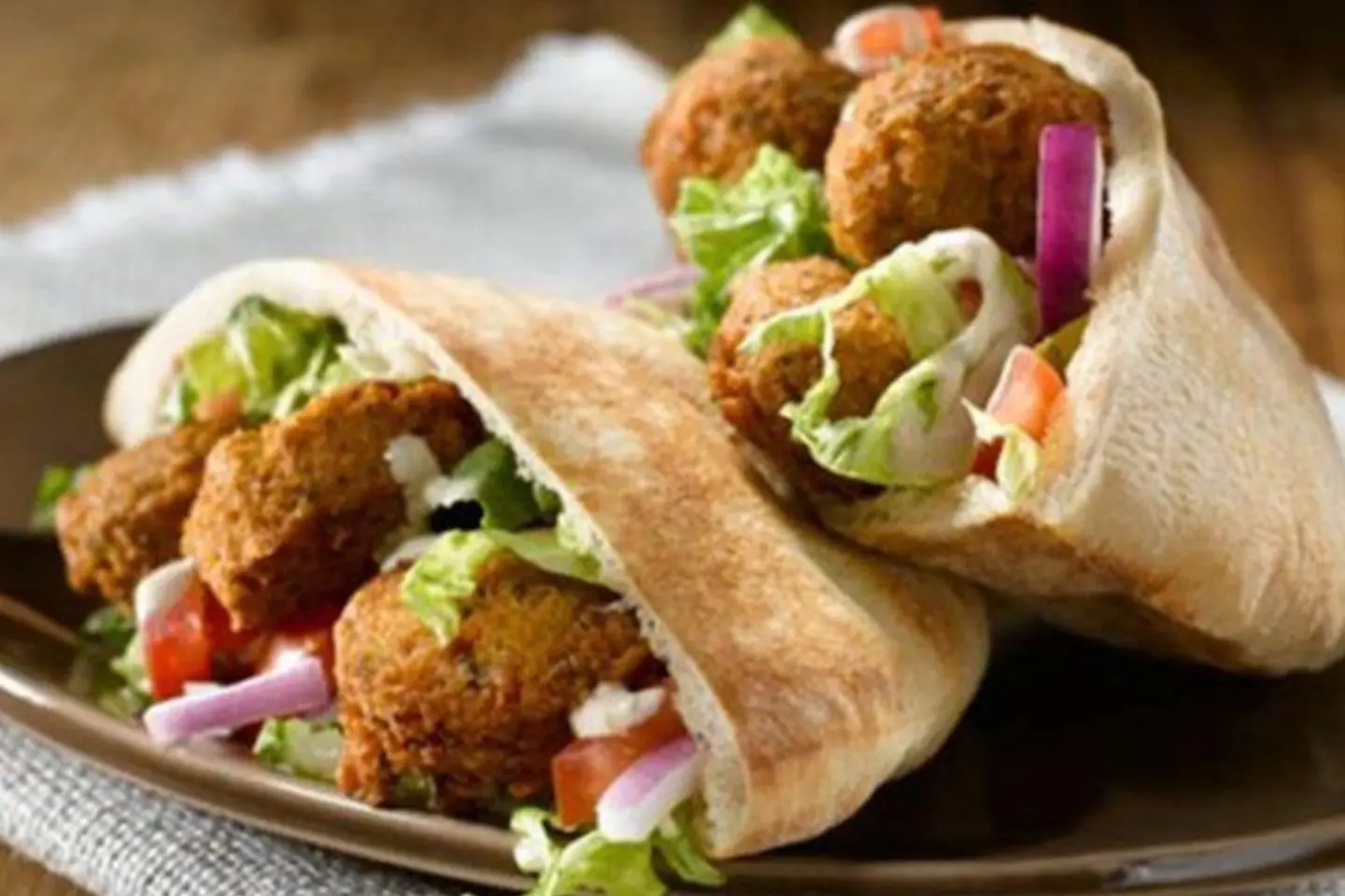 ساندوتش فلافل - خبز شامي