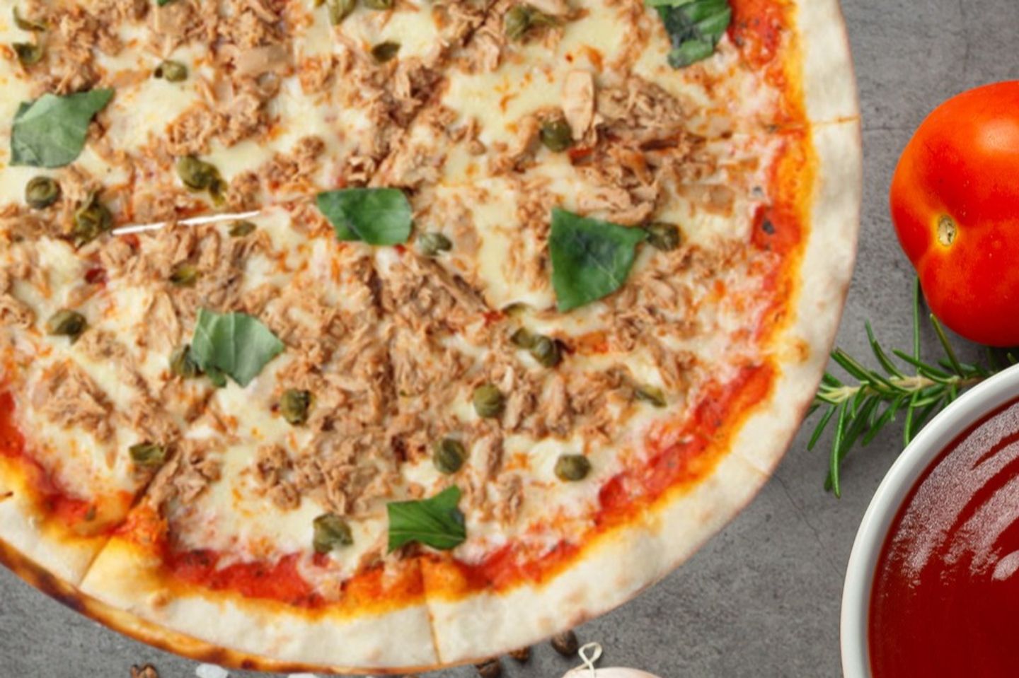 Tuna Pizza - Large