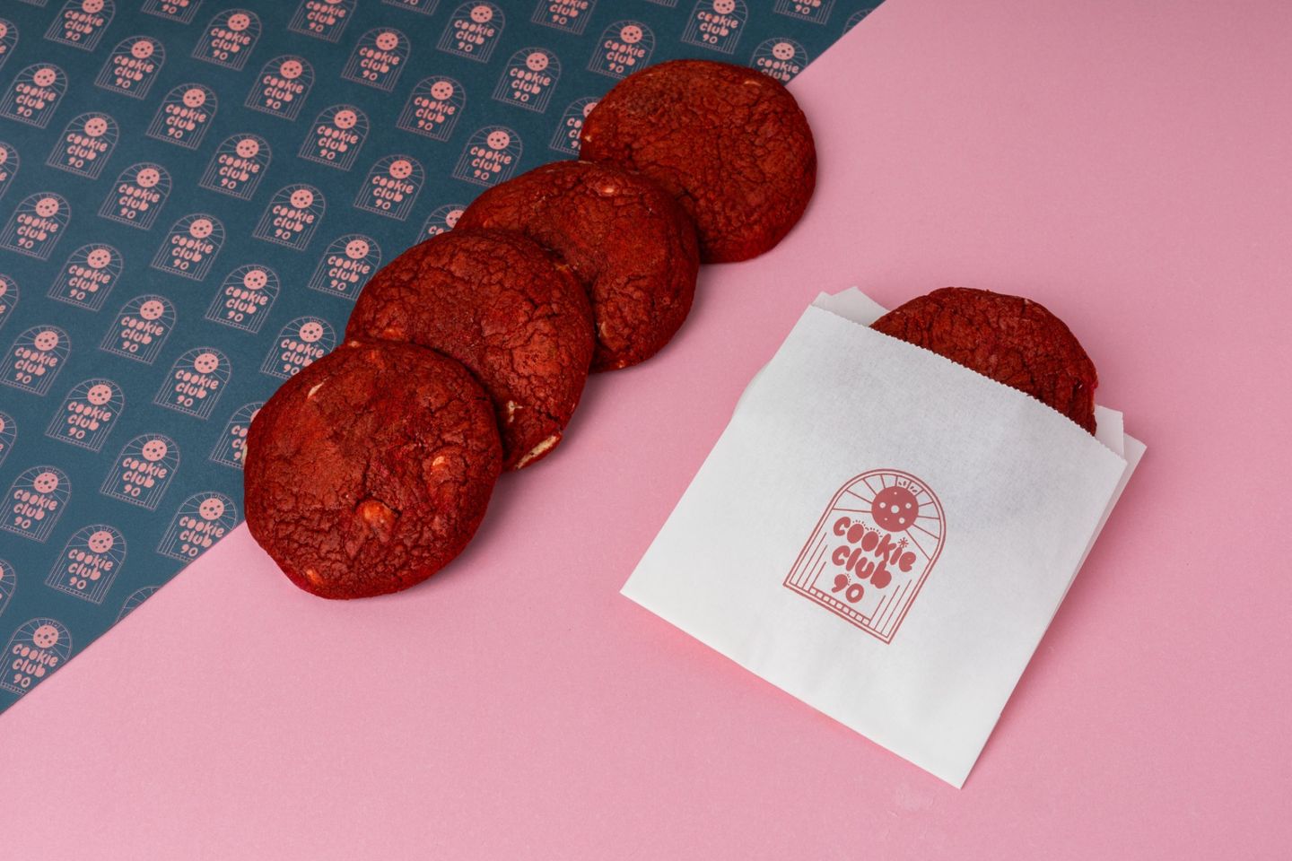Red Velvet Cookies - 18 Pcs