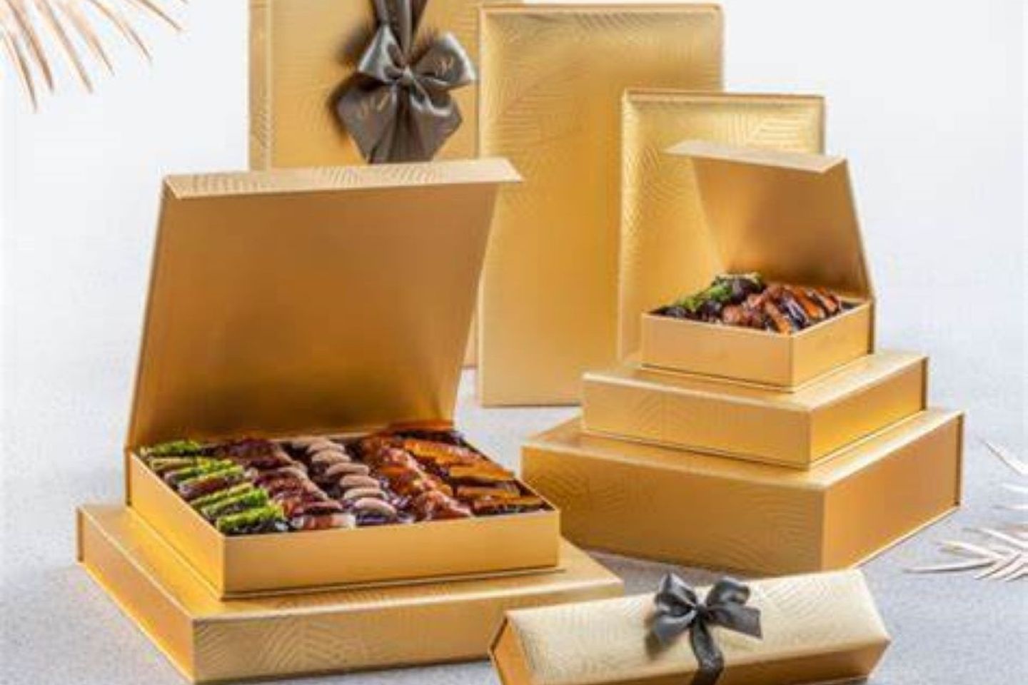 Golden Palm Box Gift Set - 8pcs