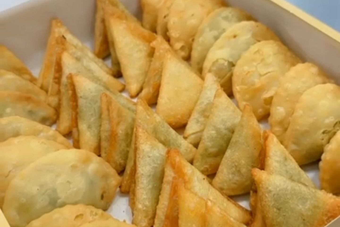 سمبوسة و بف مشكل - صغير