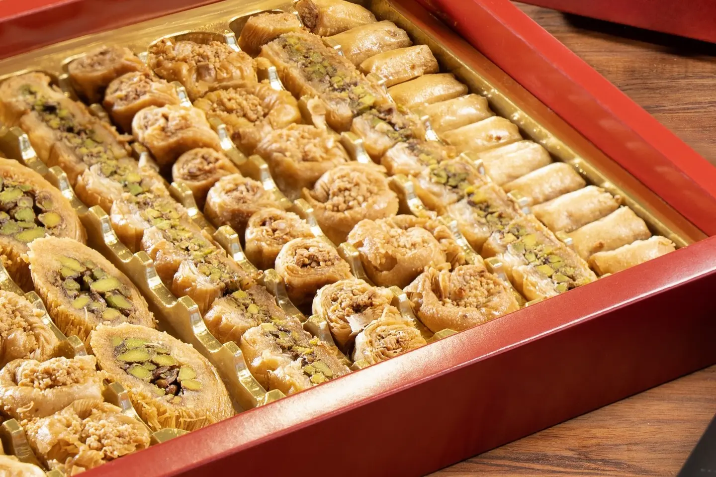 بقلاو مشكل علبة - كبير - علبة كبيرة