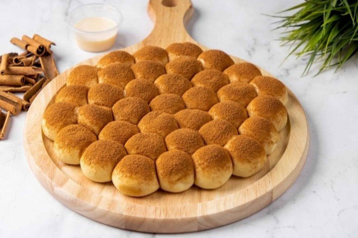 Leave It With Cinnabon - Mini Beehive Sienmon