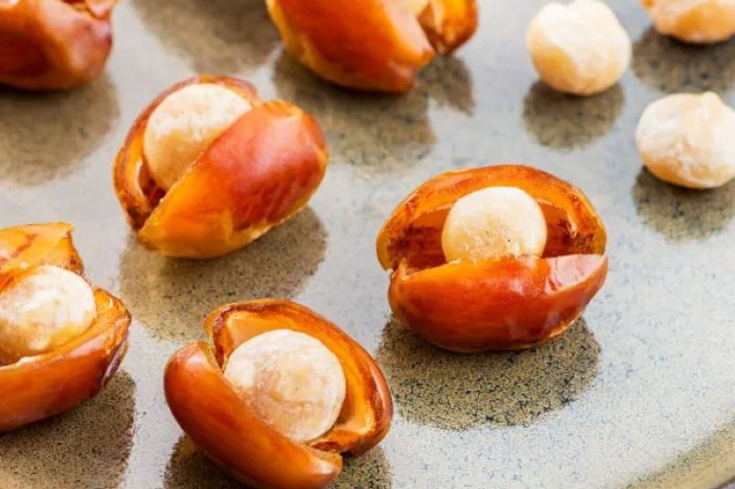 Kholas With Salted Macadamia - 500gm