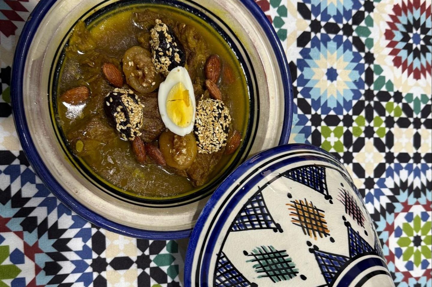 طاجن لحم بالبرقوق - بالبرقوق