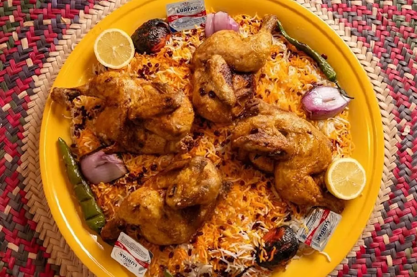 أصفهاني دجاج - نص حبة دجاج مع الرز