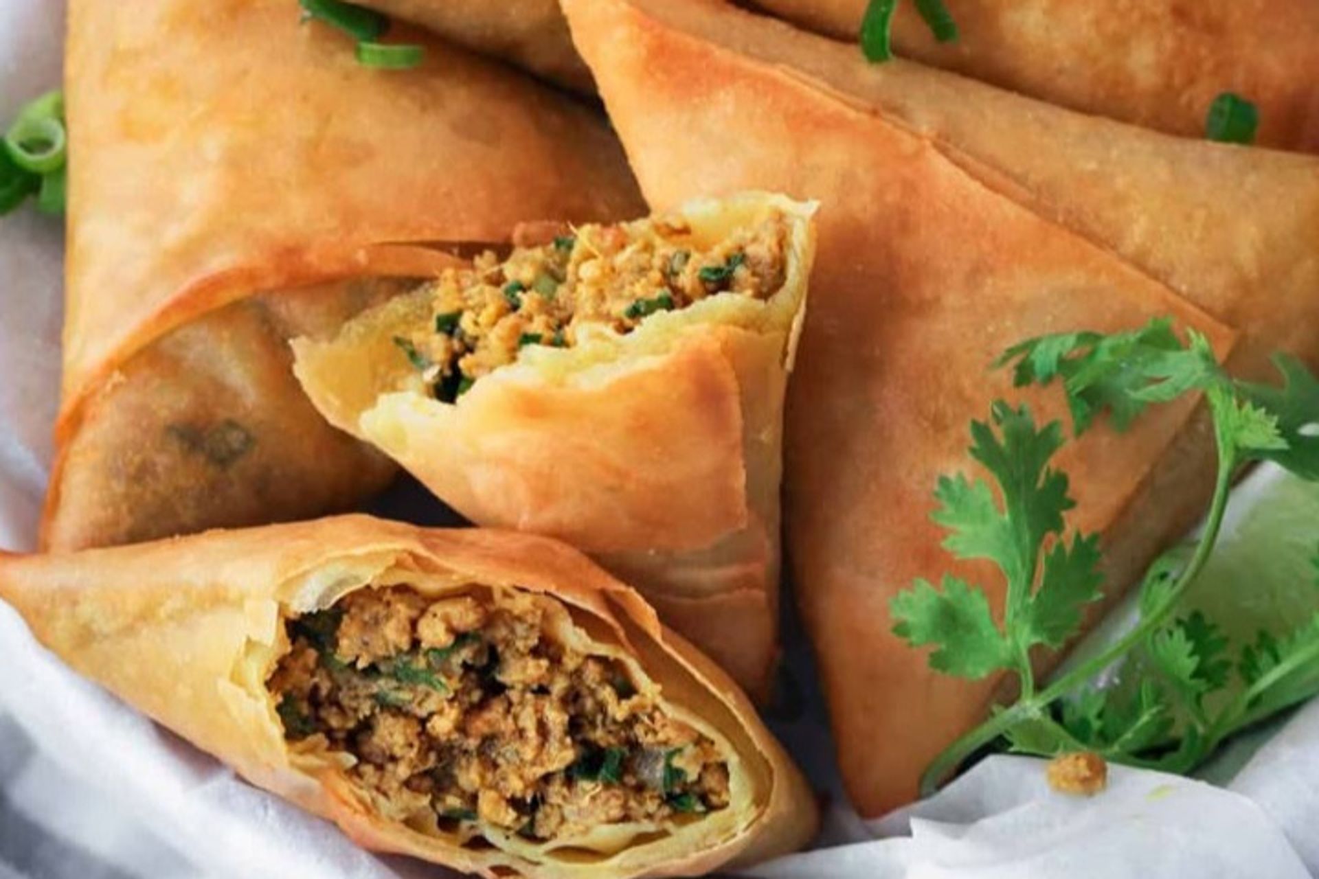 سمبوسة لحم - نص كيلو