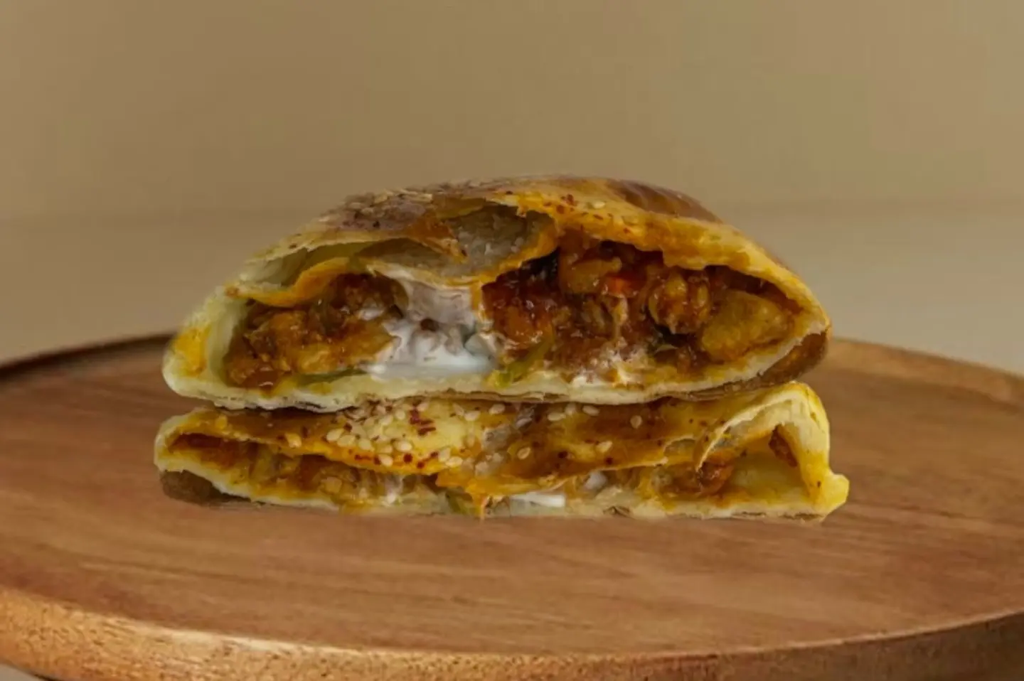 فطيرة دجاج جبن - ابيض