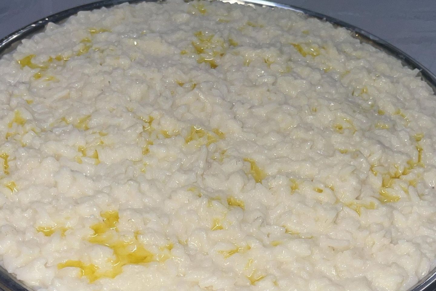 رز سليق طائفي - نفر رز سليق طائفي بالحليب والقشطة والسمن البري مع حبة دجاج