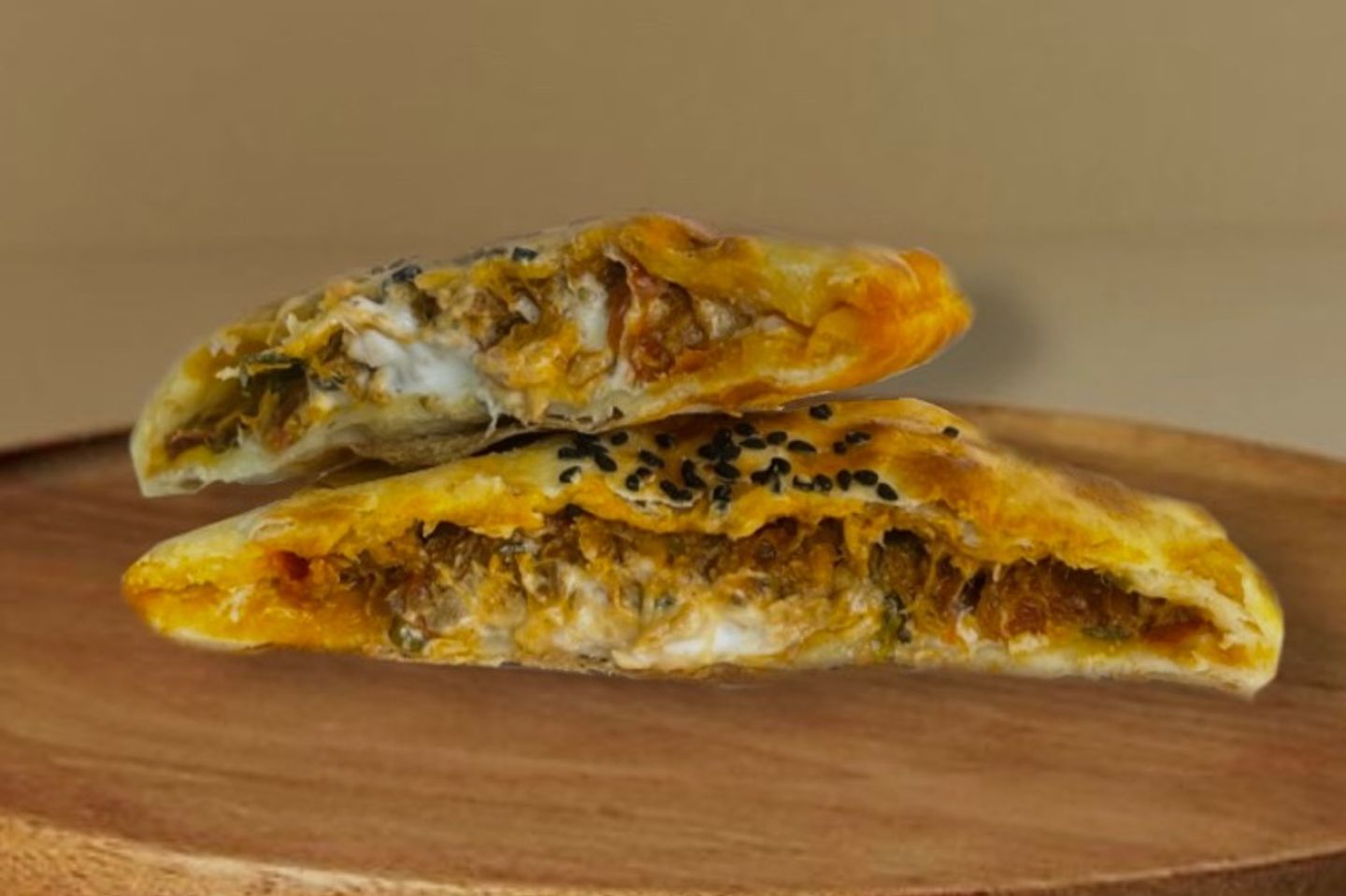 فطيرة تونه تندرينا جبن - ابيض