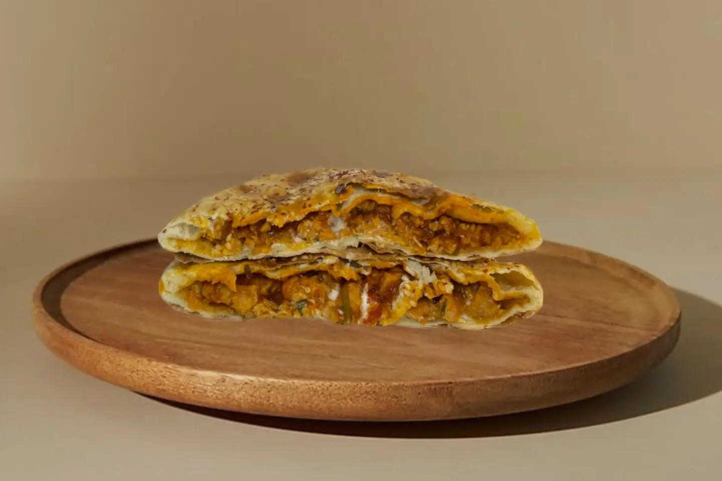 فطيره دجاج جبن سبيشل - ابيض