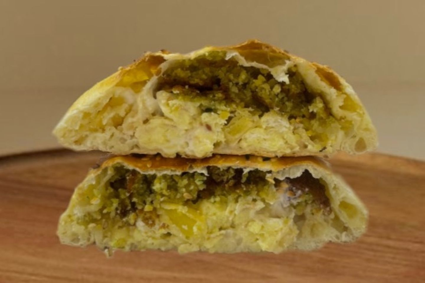 فطيرة فلافل صغير - ابيض