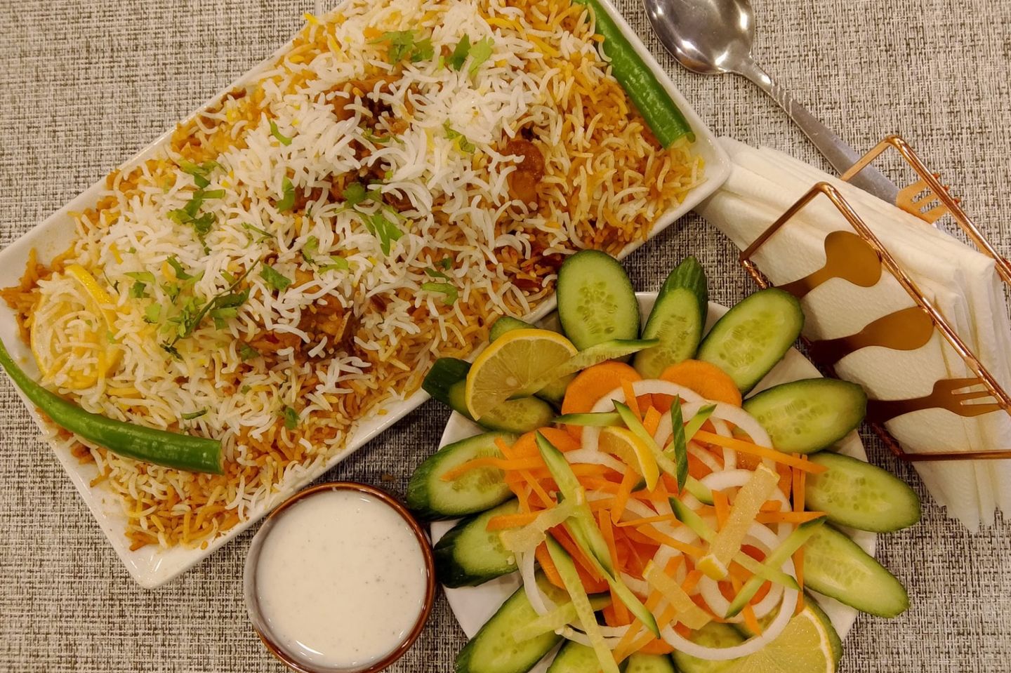 Karachi Biryani Large - Karachi Biryani 2 Pieces Of Chicken And Potatoe