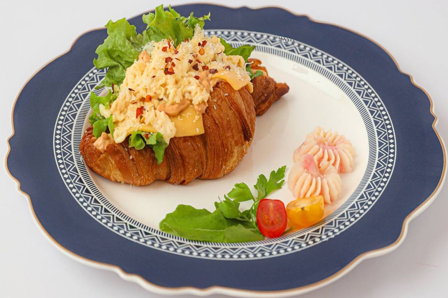 Croissant/Brioche With Spicy Scrambled Eggs - Brioche