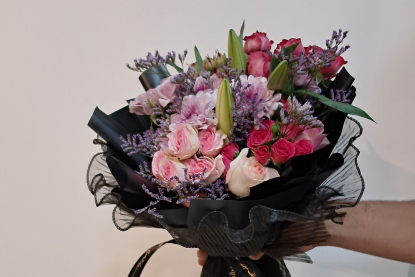 Mix Bouquet Black Package - Bouquet Smaller Size