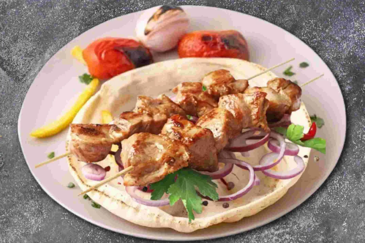 شيش طاووق مشوي - سندوتش