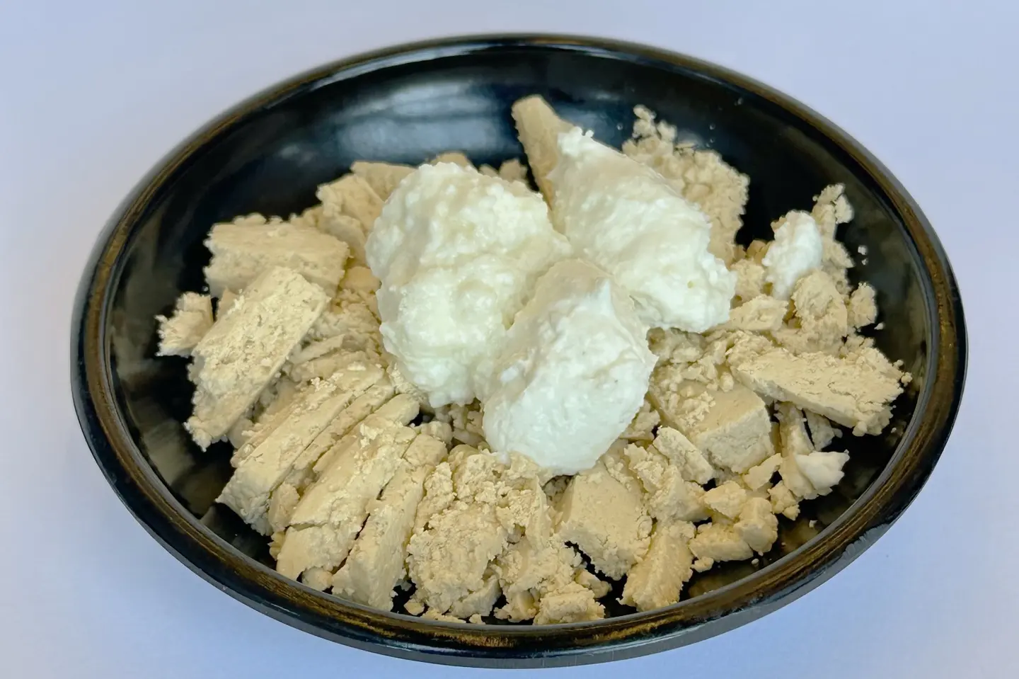 قشطة حلاوة - ساندوتش
