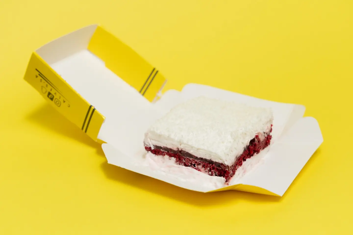 Coconut Cake Berries - Berries