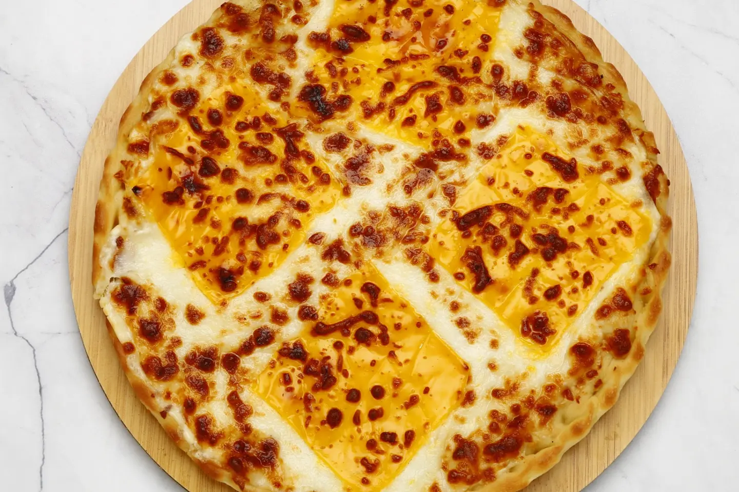 بيتزا مشكل أجبان - صغير