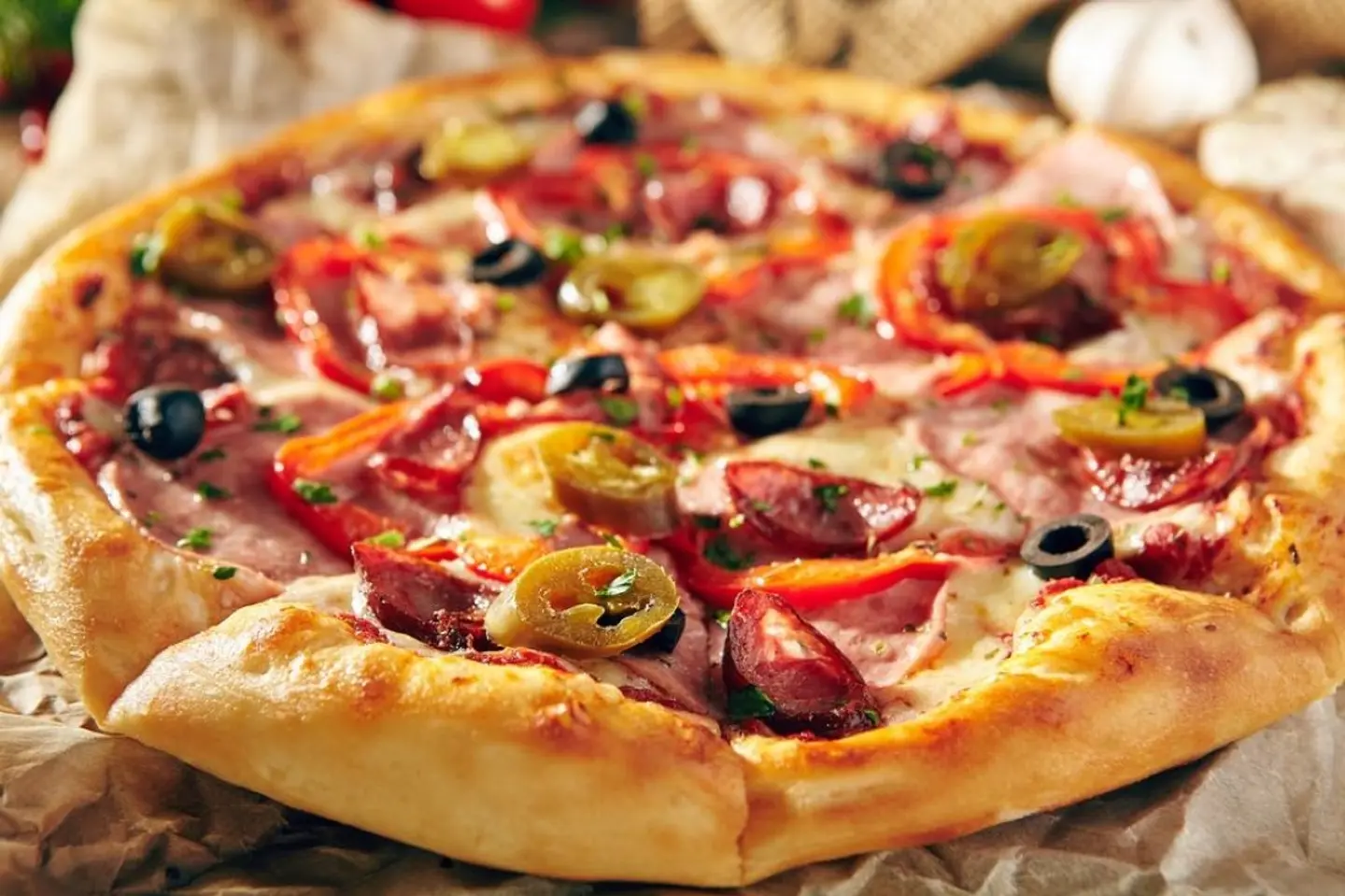 Pastrami Pizza - Medium
